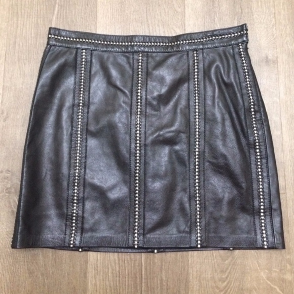 Leather DKNY mini skirt with tan detail sz6